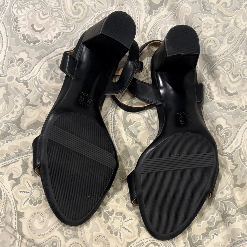 Naturalizer Black Strappy Sandals - Picture 4 of 6